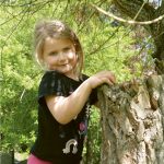 Mädchen im Baum Kita Großpösna